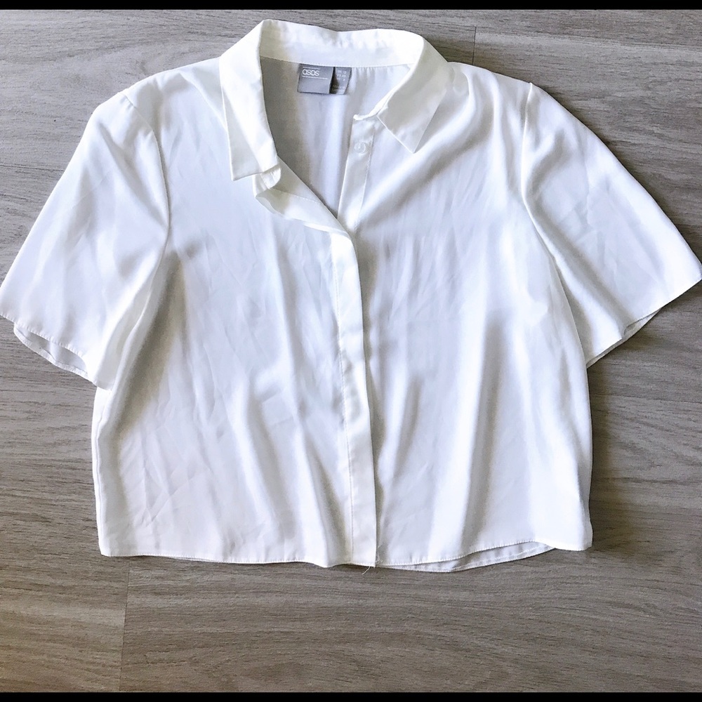 Women’s Button up crop blouse